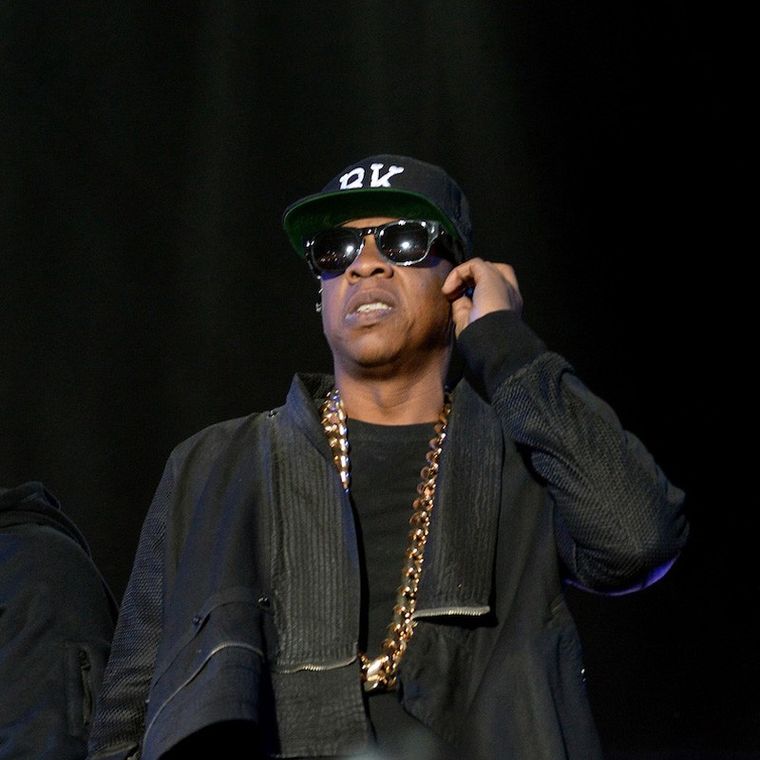 Fashion Week de Paris : Jay-Z improvise un concert enflammé au défilé Louis  Vuitton de Pharrell