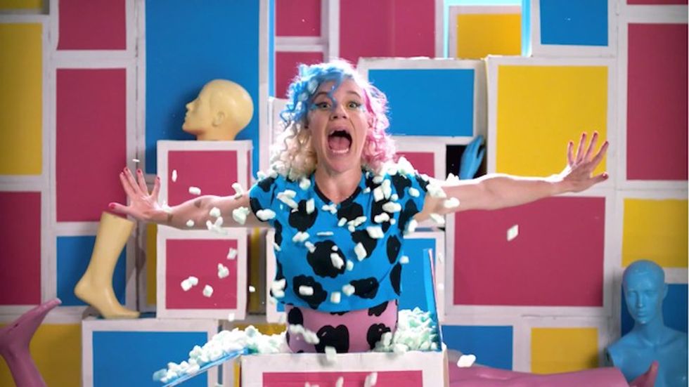 tUnE-yArDs Drops A Vibrant Visual For “Real Thing” + Announce ...
