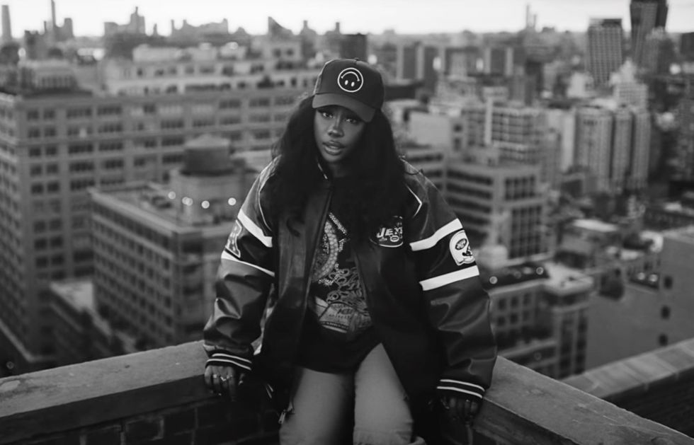 SZA Is Alone In NYC In “Nobody Gets Me” Video - Okayplayer